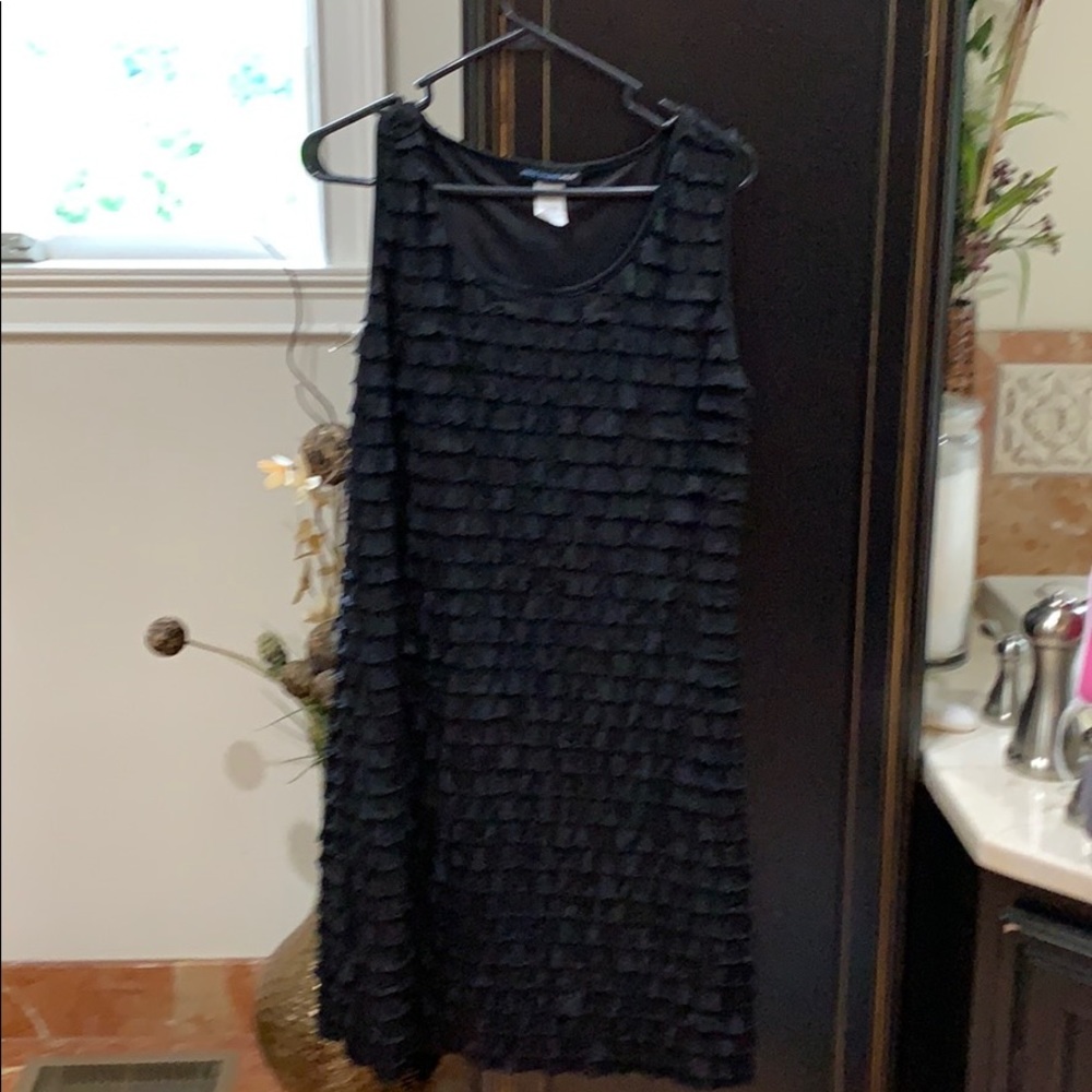 Layered cocktail dress black size medium